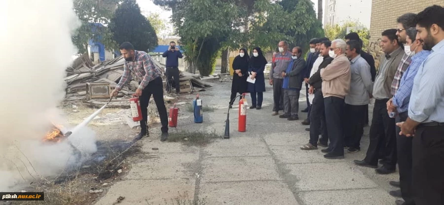 برگزاری مانور اطفاء حریق در آموزشکده شماره 1 کرمانشاه 3