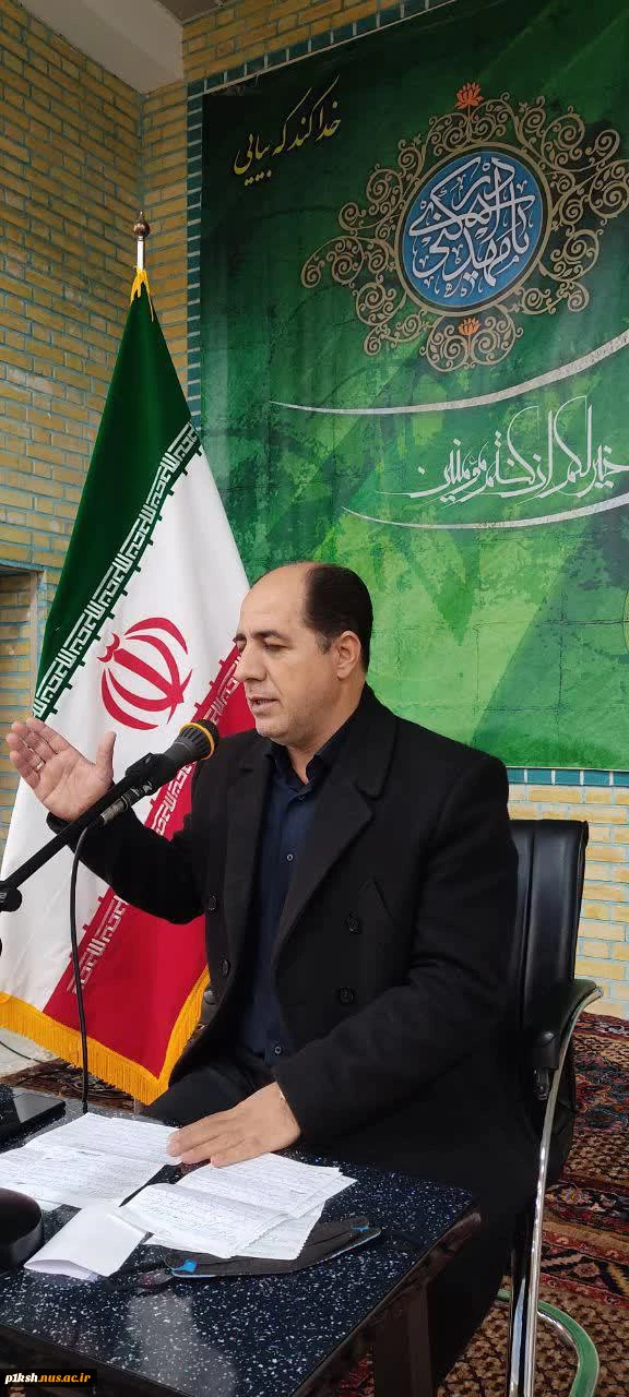 غبار رویی و گلباران مزار مطهر شهدا به مناسبت گرامیداشت 22 بهمن ماه توسط کارکنان دانشگاه فنی استان کرمانشاه 9
