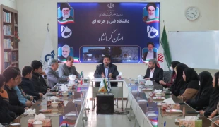 در برنامه دیدار با دانشجویان مطالبه گر دانشگاه فنی و حرفه ای استان کرمانشاه به همت بسیج دانشجویی  مطرح شد :
بسیج یکی از مقدس ترین واژه های انقلاب می باشد و مطالبه گری نشانه بسیجی بودن است 3