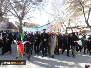 حضور پر شور کارکنان،اساتید و دانشجویان دانشگاه فنی و حرفه ای استان کرمانشاه در راهپیمایی یوم الله 22 بهمن 1401 7