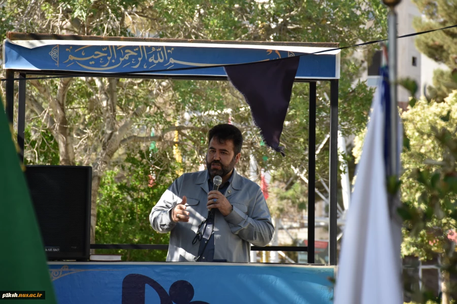 کنگره گرامی‌داشت 220 شهید دانشگاه فنی و حرفه‌ای و آیین رونمایی از 12 یادمان شهید گمنام دانشگاه برگزار‌شد
 3