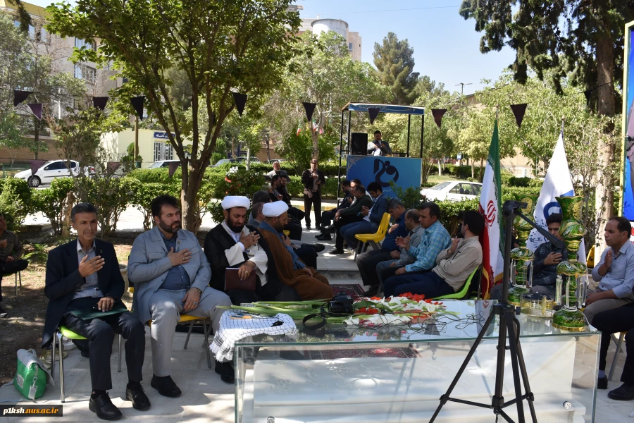 کنگره گرامی‌داشت 220 شهید دانشگاه فنی و حرفه‌ای و آیین رونمایی از 12 یادمان شهید گمنام دانشگاه برگزار‌شد
 4