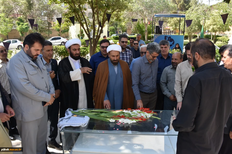 کنگره گرامی‌داشت 220 شهید دانشگاه فنی و حرفه‌ای و آیین رونمایی از 12 یادمان شهید گمنام دانشگاه برگزار‌شد
 6