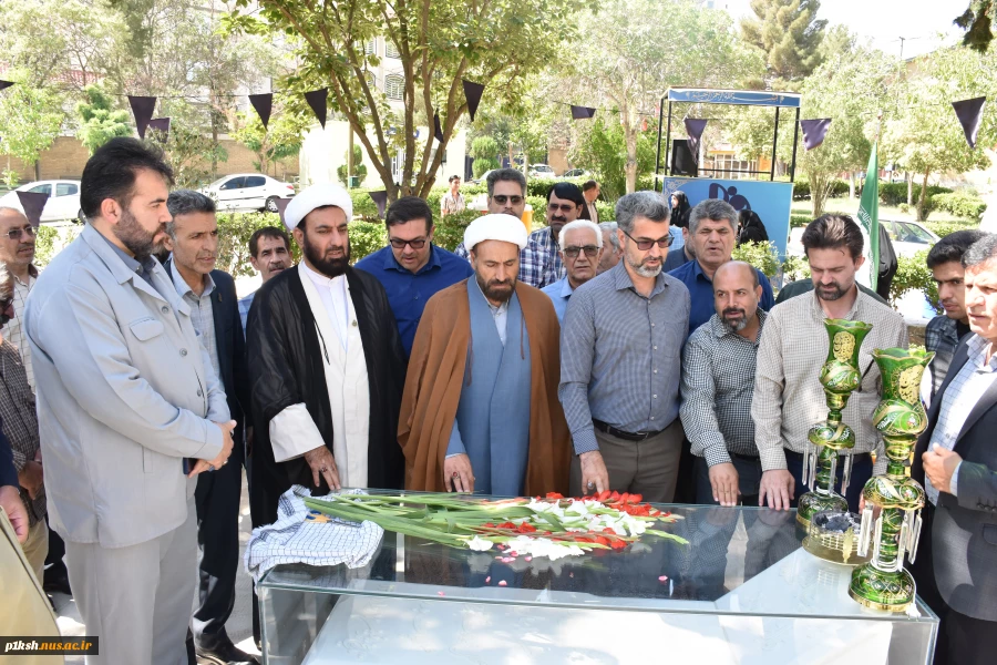 کنگره گرامی‌داشت 220 شهید دانشگاه فنی و حرفه‌ای و آیین رونمایی از 12 یادمان شهید گمنام دانشگاه برگزار‌شد
 7