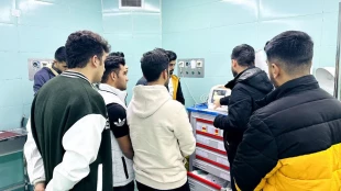 در ادامه تورهای علمی و پژوهشی صورت گرفت:  
بازدید ازآزمایشگاه رفرانس مرکزی وبیمارستان گلستان و درمانگاه پارسه کرمانشاه 5