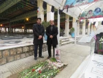 همزمان با سالروز پیروزی شکوهمند انقلاب اسلامی:
عطر افشانی و گلباران گلزار شهیدان کرمانشاه 3