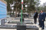 همزمان با سالروز پیروزی شکوهمند انقلاب اسلامی:
عطر افشانی و گلباران گلزار شهیدان کرمانشاه 6