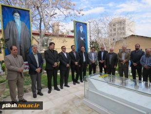 کارکنان دانشگاه فنی و حرفه ای استان کرمانشاه سال جدید کاری را با بیعت با آرمانهای شهدا شروع کردند
 3