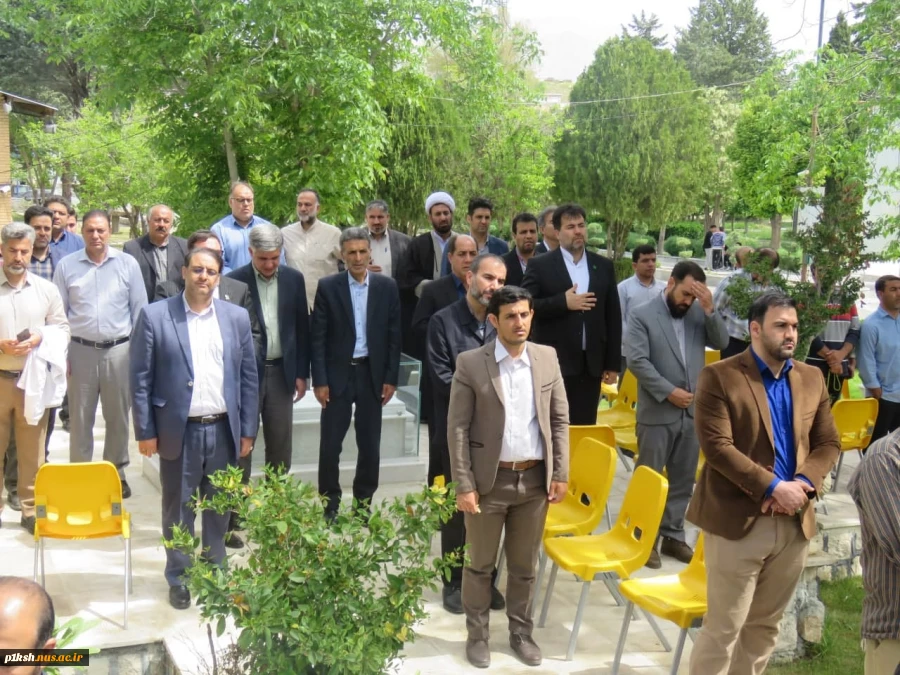 مراسم غبار روبی و عطر افشانی مزار شهید گمنام دانشگاه فنی و حرفه ای استان کرمانشاه
 7