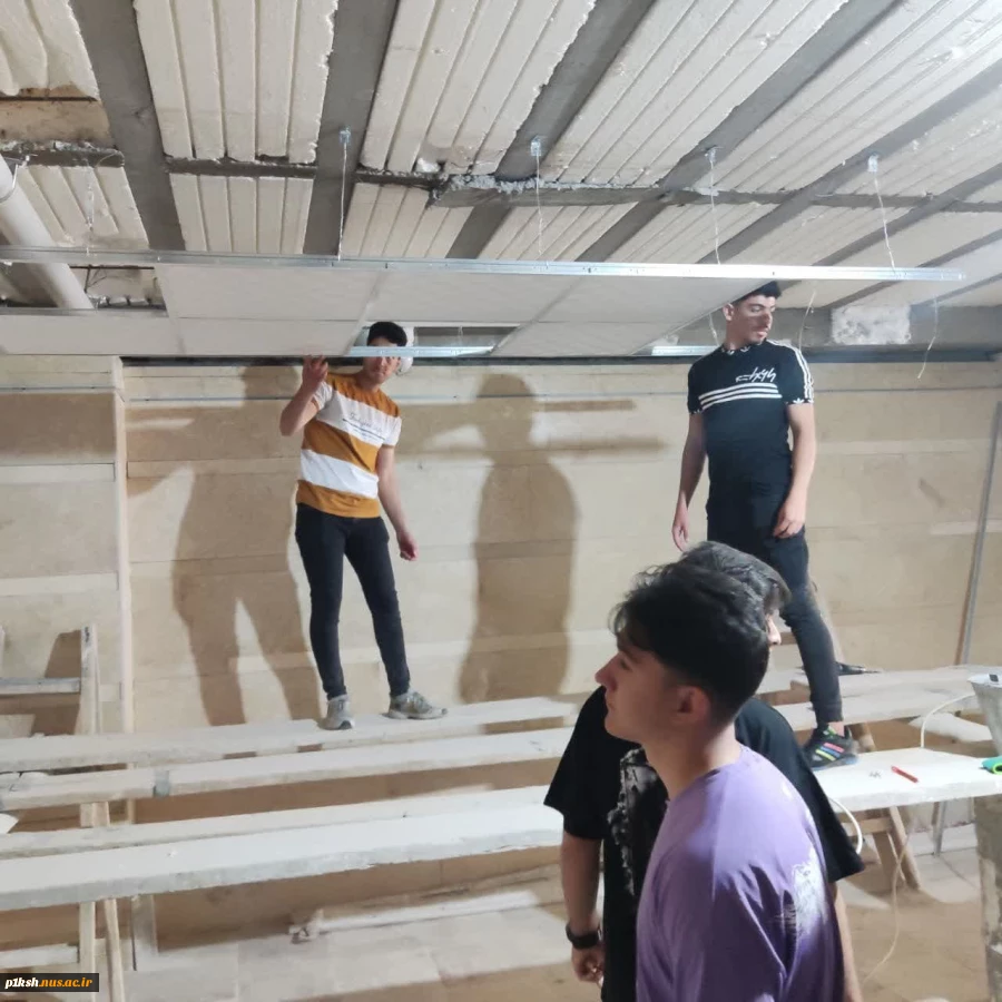 در ادامه تورهای آموزشی صورت گرفت:
بازدید دانشجویان رشته عمران از پروژه های تزیینات داخلی در حال ساخت 2
