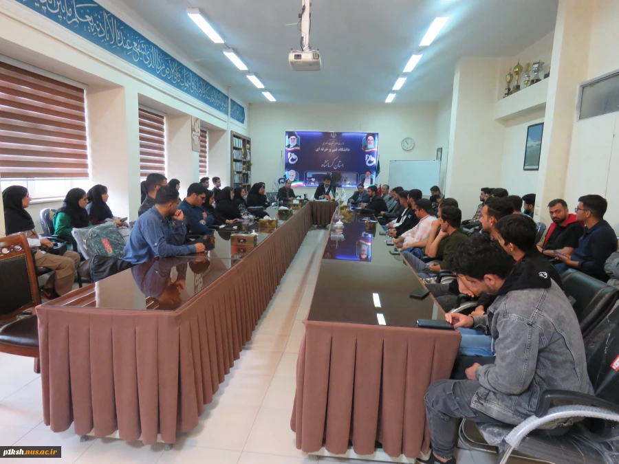 کرسی آزاد اندیشی با موضوع مطالبه گری در حوزه های فرهنگی اجتماعی سیاسی و آموزشی در دانشگاه فنی و حرفه ای استان کرمانشاه برگزار شد 2
