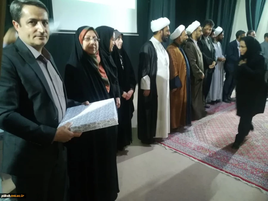 به مناسبت سالروز شهادت استاد شهید مرتضی مطهری، مراسم بزرگداشت هفته آموزش و روز معلم و استاد، در دانشگاه فنی و حرفه ای استان کرمانشاه برگزار شد: 14