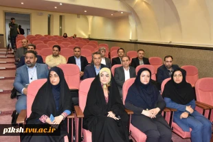 مدیر‌کل حوزه ریاست، روابط‌عمومی و هماهنگی امور استان‌ها:
بهره‌مندی از ابزار هوشمند در حیطه فعالیت‌های روابط عمومی امری اجتناب‌ناپذیر است
 3