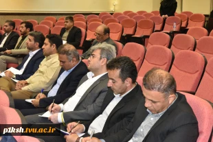 مدیر‌کل حوزه ریاست، روابط‌عمومی و هماهنگی امور استان‌ها:
بهره‌مندی از ابزار هوشمند در حیطه فعالیت‌های روابط عمومی امری اجتناب‌ناپذیر است
 7