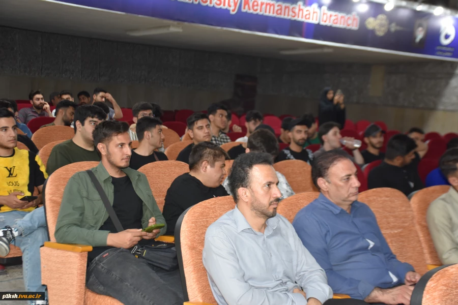 در دانشگاه فنی وحرفه ای استان کرمانشاه برگزار شد:
برگزاری مراسم وداع با شهید خدمت 17