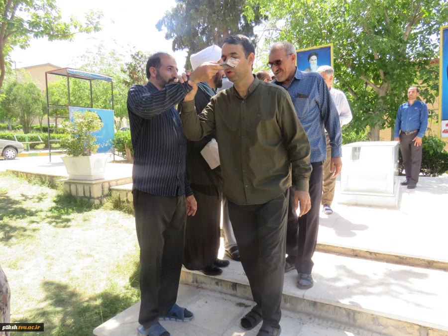 مزین به نام کاروان یاران شهدای خدمت:
اعزام اساتید و کارکنان دانشگاه فنی و حرفه ای واحد استان کرمانشاه به مرقد حضرت امام خمینی (ره) 4