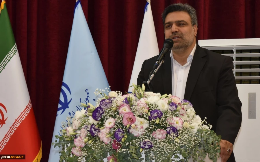 رئیس دانشگاه فنی و حرفه‌ای در جمع رؤسای دانشکده‌ها و آموزشکده‌های دانشگاه در سراسر کشور:
در ساختار جدید دانشگاه، آموزش‌های فنی و حرفه‌ای با سنجش صلاحیت حرفه‌ای گره خورده است
 2