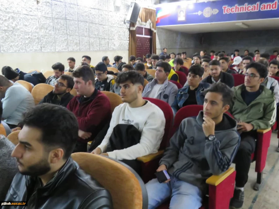 برگزاری جلسه توجیهی دانشجویان نوورود در دانشگاه ملی مهارت استان
 3