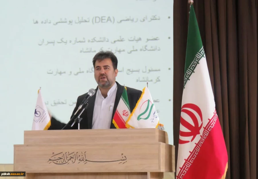 برگزاری جلسه توجیهی دانشجویان نوورود در دانشگاه ملی مهارت استان
 4