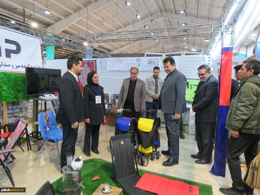 بازدید ریاست دانشگاه ملی مهارت واحد استان کرمانشاه از نمایشگاه هفته پژوهش 
 3
