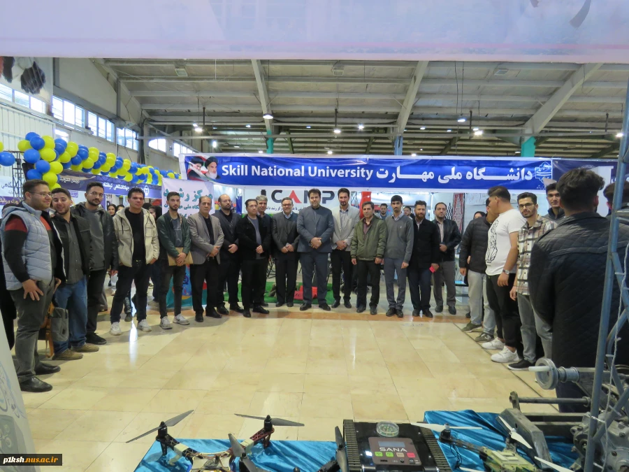 بازدید ریاست دانشگاه ملی مهارت واحد استان کرمانشاه از نمایشگاه هفته پژوهش 
 10