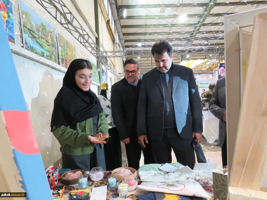 بازدید ریاست دانشگاه ملی مهارت واحد استان کرمانشاه از نمایشگاه هفته پژوهش 
 12