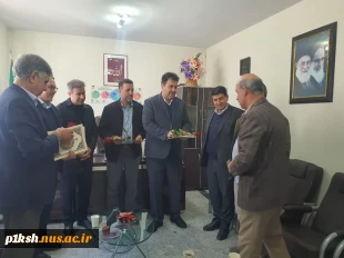 به مناسبت میلاد امام حسین (ع) و روز پاسدار انجام شد:
دیدار ریاست و مسئولین دانشگاه ملی مهارت استان با اعضای بسیج اساتید
 4