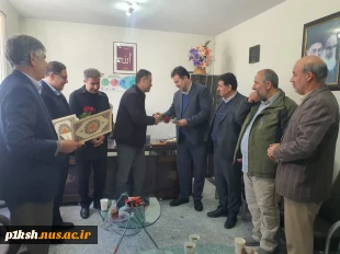 به مناسبت میلاد امام حسین (ع) و روز پاسدار انجام شد:
دیدار ریاست و مسئولین دانشگاه ملی مهارت استان با اعضای بسیج اساتید
 6