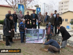 توسط رئیس دانشگاه ملی مهارت استان کرمانشاه انجام شد
کاشت نهال در محوطه دانشگاه ملی مهارت استان 
 6
