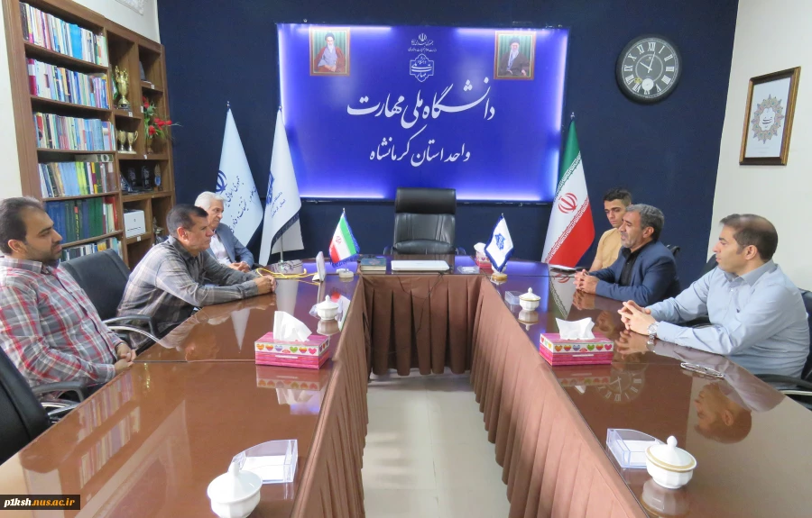 در راستای گرامی داشت مقام شامخ شهیدان صورت گرفت:
تقدیر از پدر پاسدار رشید اسلام فرهاد قبادی 2