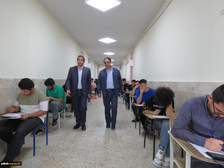 بازدید رئیس دانشگاه ملی مهارت استان کرمانشاه از حوزه برگزاری آزمون پایان نیسمال 6