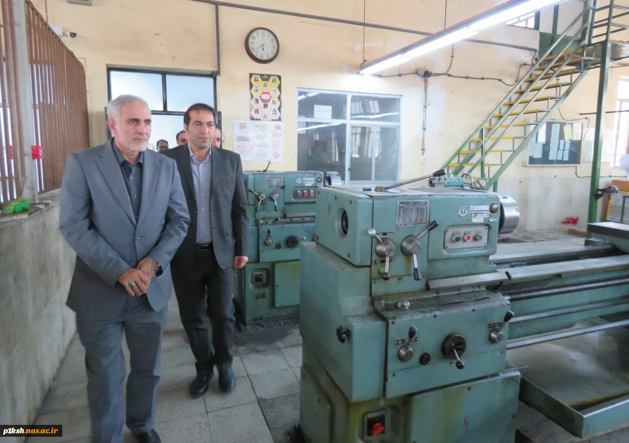 بازدید نماینده محترم مردم شریف کرمانشاه در مجلس شورای اسلامی از دانشگاه ملی مهارت استان کرمانشاه 4