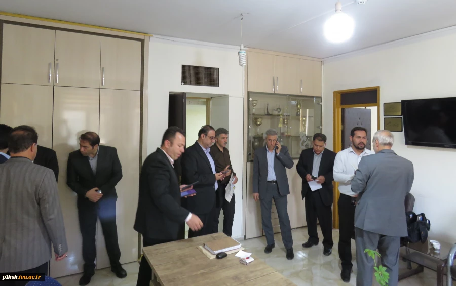 بازدید نماینده محترم مردم شریف کرمانشاه در مجلس شورای اسلامی از دانشگاه ملی مهارت استان کرمانشاه 7