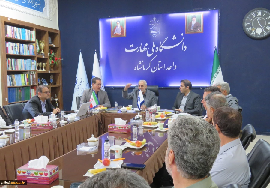 بازدید نماینده محترم مردم شریف کرمانشاه در مجلس شورای اسلامی از دانشگاه ملی مهارت استان کرمانشاه 11