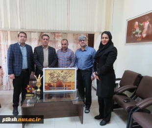 تقدیم کاپ نایب قهرمانی تیم تکواندو دانشجویان پسر به ریاست دانشگاه ملی مهارت استان کرمانشاه 2