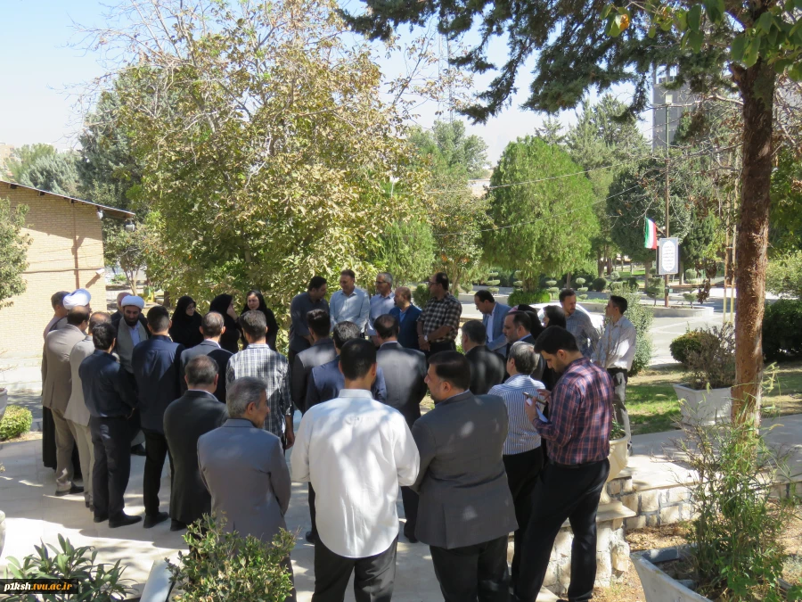 مراسم غبار روبی و عطر افشانی مزار شهید گمنام دانشگاه ملی مهارت استان کرمانشاه به مناسبت هفته دفاع مقدس 3