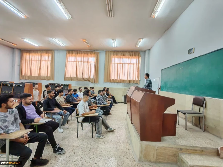 بازدید نظارتی معاونت آموزشی و پژوهشی از آموزشکده پسران شماره یک 4