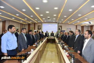 رئیس دانشگاه ملی مهارت در جمع رؤسای دانشکده‌ها و آموزشکده‌های سراسر کشور:
حیات دانشگاه و ارکان آن در گرو ضوابط، مقررات و قوانین است/ هیئت امنا مجلس قانون‌گذاری دانشگاه است/ سیاست دانشگاه تربیت نیروی توانمند اشتغال‌پذیر است 5