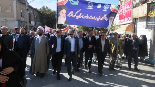 حضور پرشور دانشگاهیان دانشگاه ملی مهارت در راهپیمایی سیزده آبان1404 2