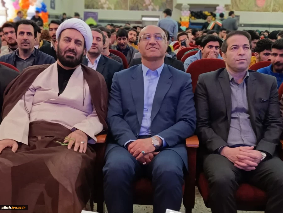 استاندار کرمانشاه در آیین استقبال از دانشجویان نوورود دانشگاه ملی مهارت واحد استان کرمانشاه: 
 حرکت دانشگاه‌ها به سمت کارآفرینی، نیاز امروز کشور است 2