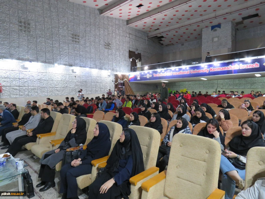 برگزاری کارگاه آموزش مفاهیم کارآفرینی و نشست با کارآفرینان موفق در دانشگاه ملی مهارت استان کرمانشاه 6