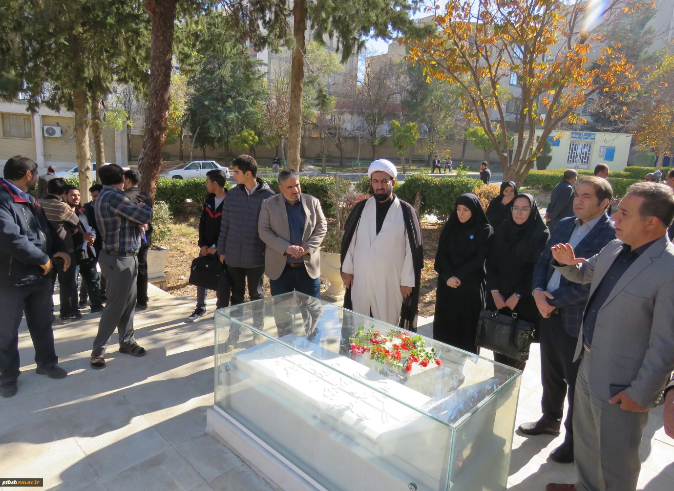 به بهانه هفته بسیج برگزار شد:
مراسم غبار روبی وتجدید میثاق اساتید، کارکنان و دانشجویان دانشگاه ملی مهارت استان کرمانشاه با شهید گمنام این دانشگاه