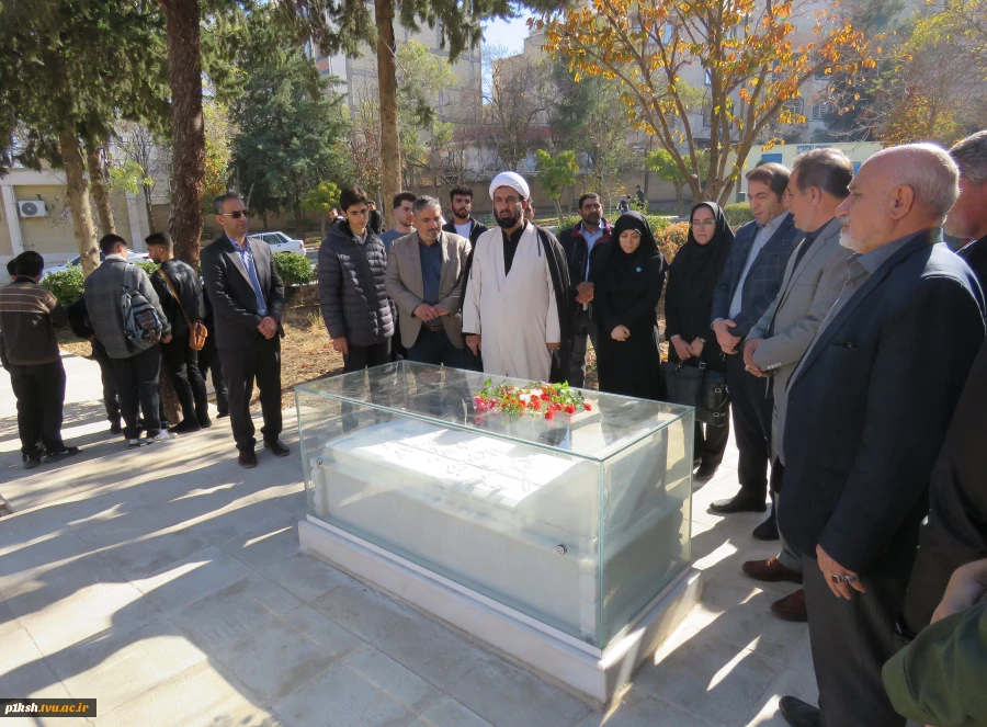 به بهانه هفته بسیج برگزار شد:
مراسم غبار روبی وتجدید میثاق اساتید، کارکنان و دانشجویان دانشگاه ملی مهارت استان کرمانشاه با شهید گمنام این دانشگاه 3