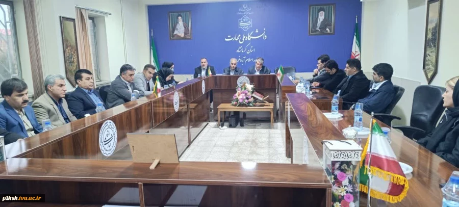 آموزشکده اسلام آبادغرب به عنوان غرفه برتر درنمایشگاه هفته پژوهش انتخاب شد 6