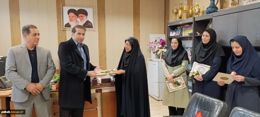 تجلیل از بانوان کارمند دانشگاه ملی مهارت واحد استان کرمانشاه به مناسبت ولادت حضرت زهرا(س)  12