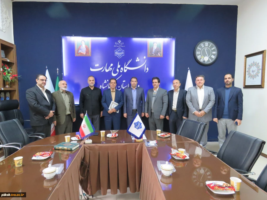 برگزاری مراسم تکریم و معارفه رییس بسیج کارمندان دانشگاه ملی مهارت کرمانشاه 3