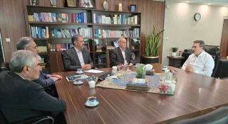 به منظور پیگیری نامه رؤسای سه دانشگاه پهنه گستر کشور، با موضوع افزایش حقوق کارمندان دانشگاه‌ها صورت گرفت؛
دیدار روسای دانشگاه ملی مهارت، پیام نور و علمی کاربردی با معاون رئیس جمهور و رئیس سازمان اداری و استخدامی کشور