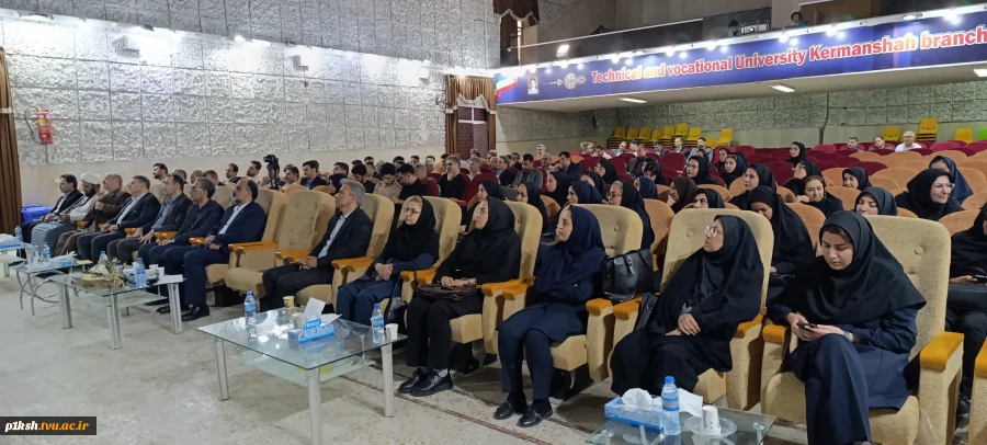 تجلیل از سرآمدان آموزشی هیئت علمی و مدعو دانشگاه ملی مهارت واحد استانی کرمانشاه 11