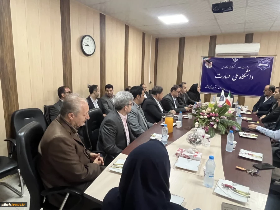 بازدید معاونت اداری مالی و مدیریت منابع دانشگاه، از آموزشکده دختران کرمانشاه 8