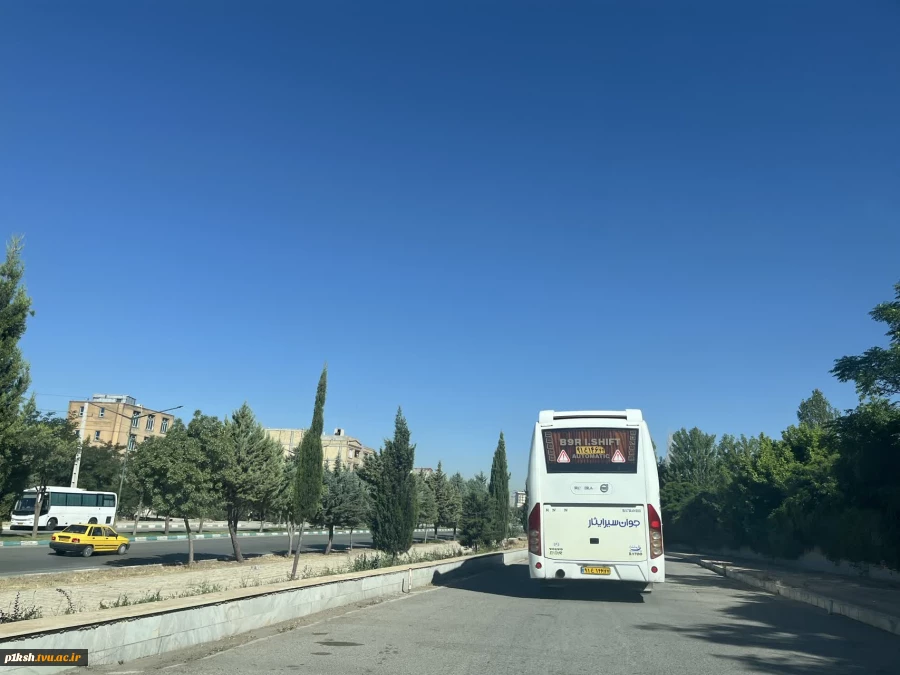 اعزام دانشجویان دختر و پسر دانشگاه ملی مهارت واحد استان کرمانشاه جهت حضور درمراسم تشییع پیکر مطهر رهبر معظم انقلاب 6